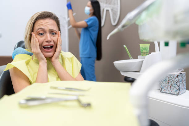 Best Urgent Tooth Repair  in Lifornia City, CA